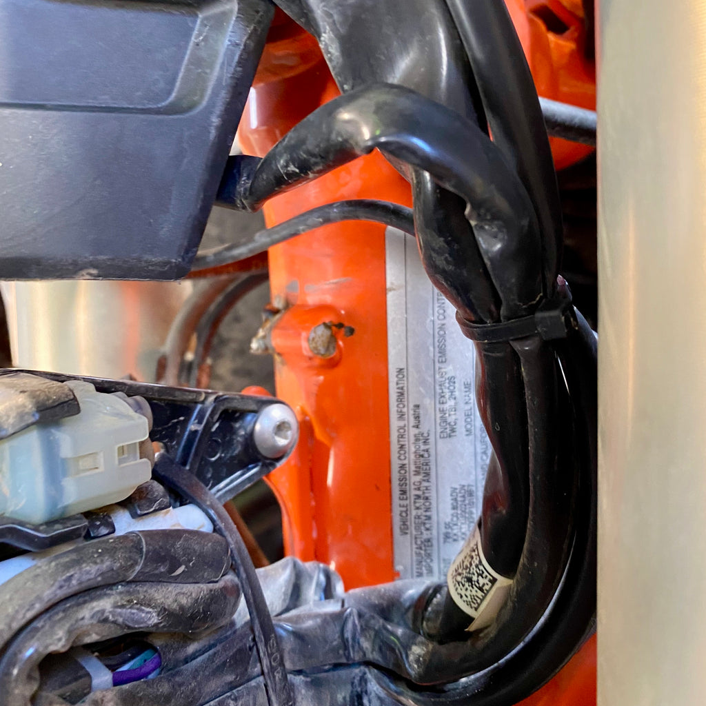 Camel ADV KTM 790/890 ADV Neck Brace broken headlight mount